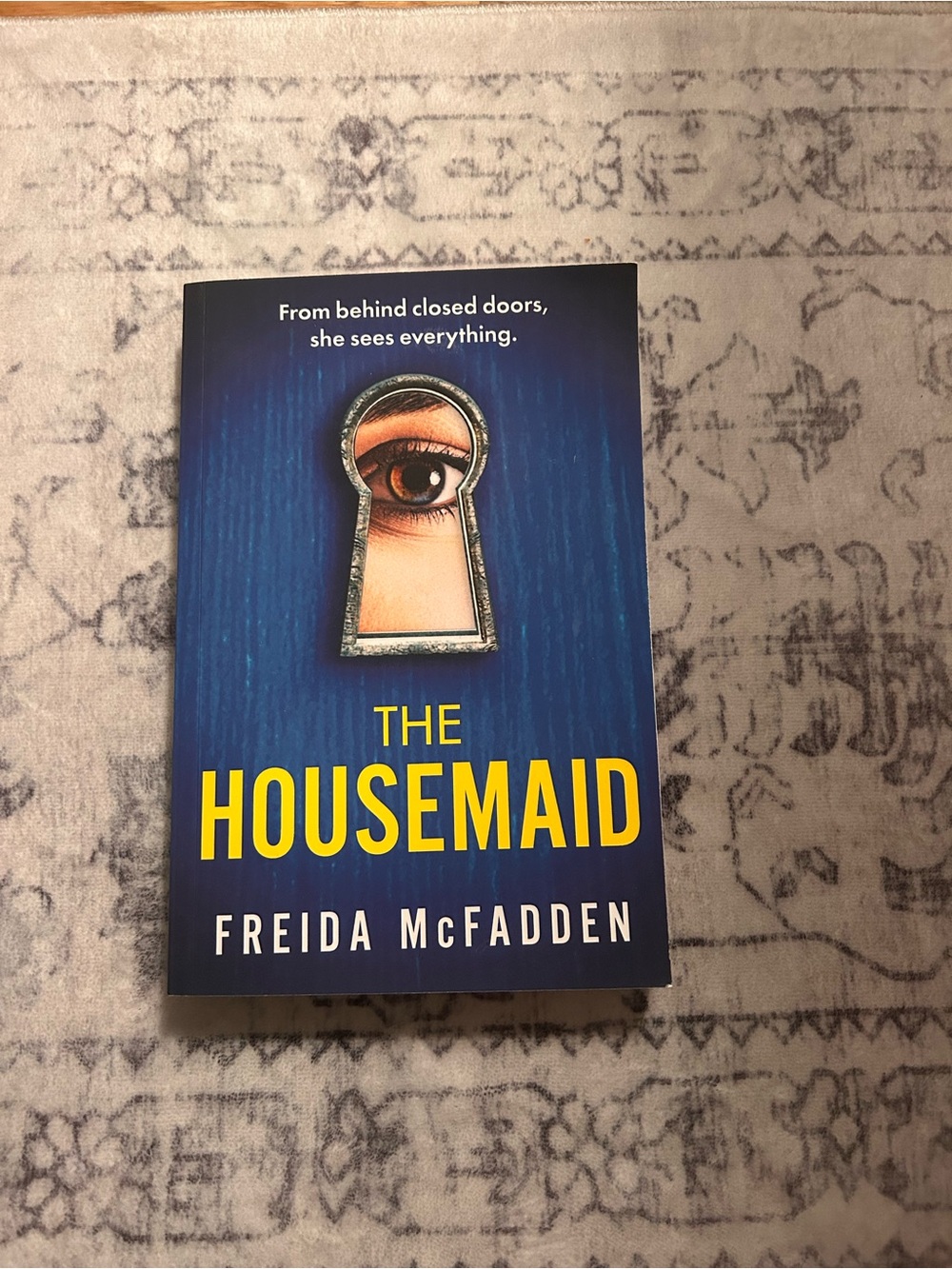 The Housemaid by Freida McFadden— Blue Paperback Novel